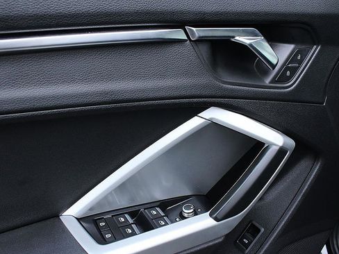 Used 2019 Audi Q3 2.0T Premium image 9