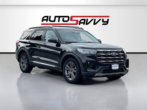Used 2025 Ford Explorer Active w/ Active Comfort Package image 1