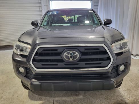 Used 2018 Toyota Tacoma SR5 image 2