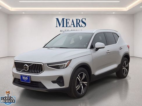 Used 2023 Volvo XC40 B5 Plus AWD/4WD image 1