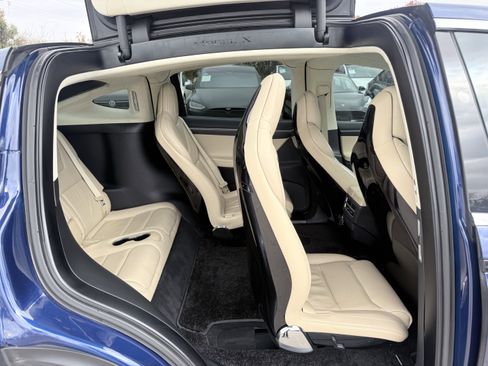 Used 2017 Tesla Model X 75D image 42