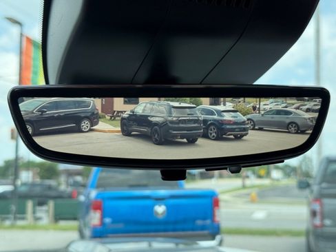 Used 2023 Chevrolet Silverado 1500 ZR2 image 26