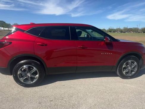 Certified 2025 Chevrolet Blazer LT AWD/4WD image 9
