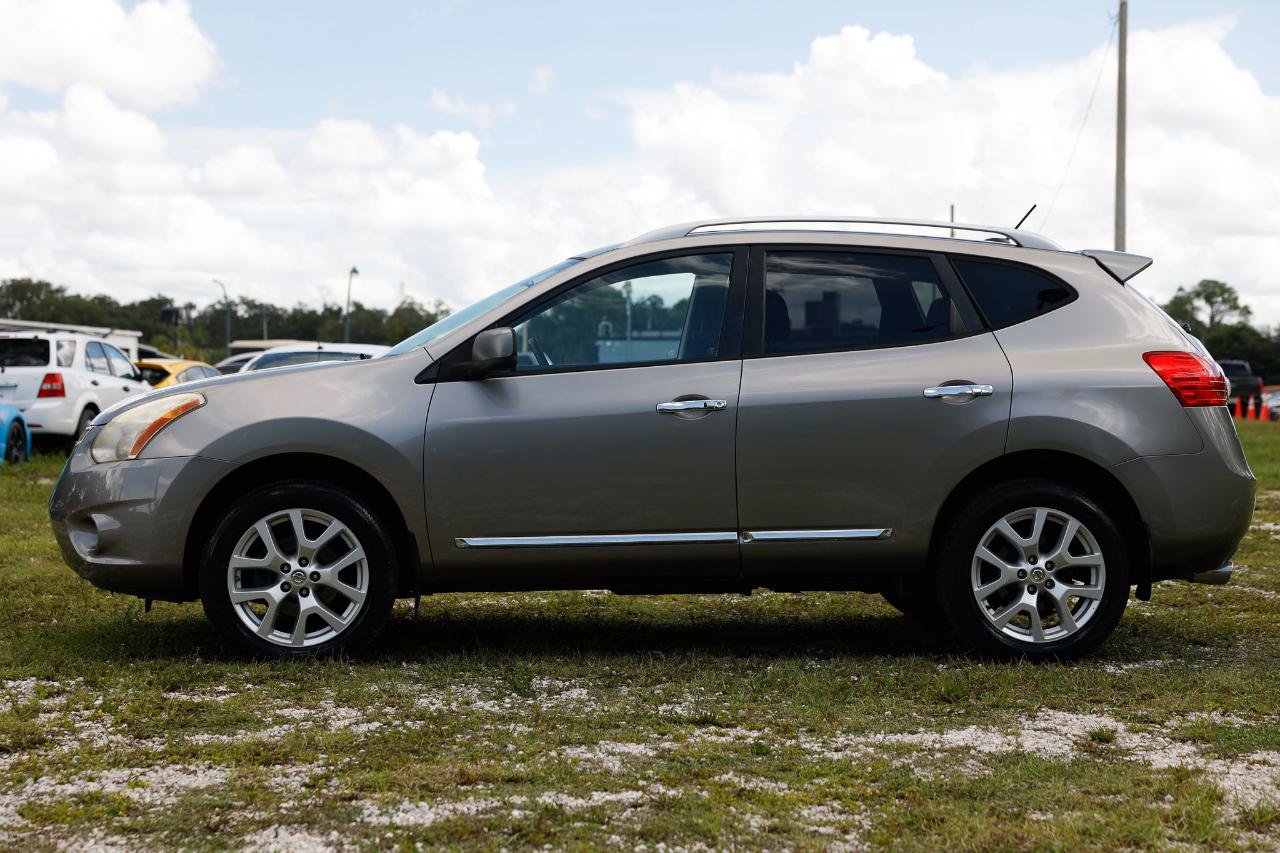 Used 2011 Nissan Rogue SV w/ SL Pkg FWD image 3