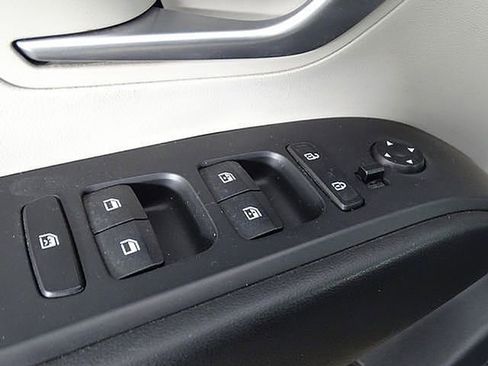 Used 2023 Hyundai Tucson SEL FWD image 16