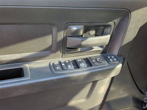 Used 2024 RAM 2500 Tradesman w/ Chrome Appearance Group image 13