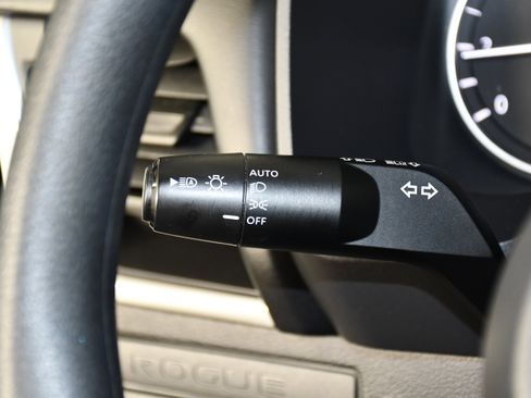 Used 2024 Nissan Rogue S image 22