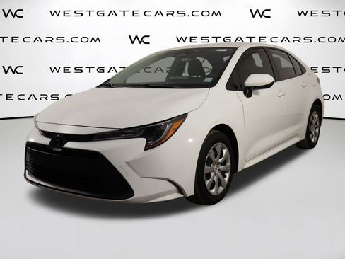 Used 2023 Toyota Corolla LE image 1