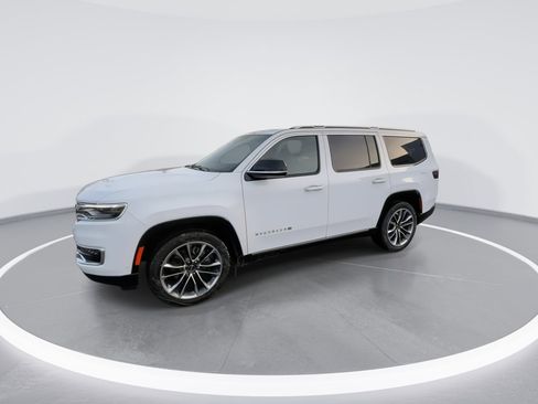 Used 2024 Jeep Wagoneer Series III w/ Premium Group I image 4