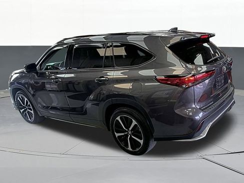 Used 2022 Toyota Highlander XSE image 7