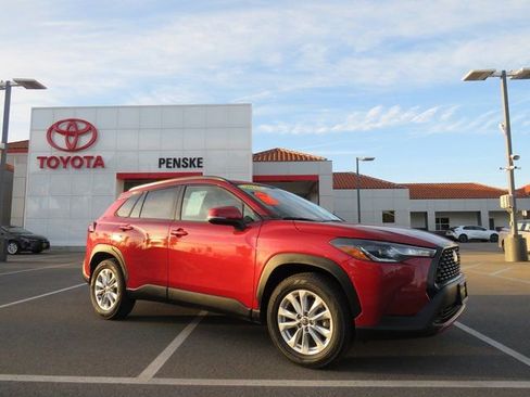 Used 2022 Toyota Corolla Cross LE w/ Moonroof Package image 14