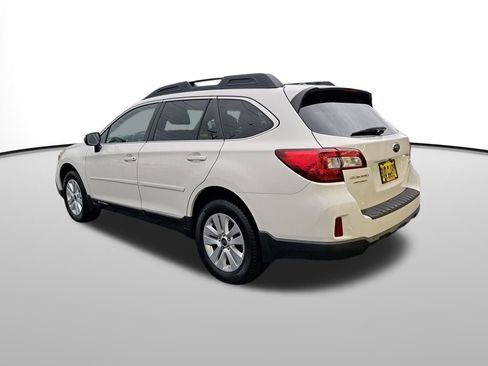 Used 2015 Subaru Outback 2.5i Premium image 3