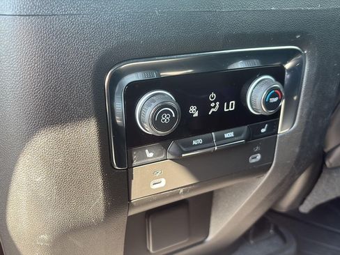 Used 2023 Chevrolet Suburban RST w/ Luxury Package AWD/4WD image 16