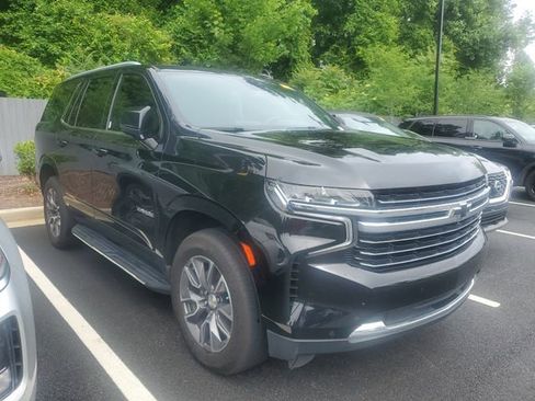 Used 2022 Chevrolet Tahoe LT w/ Luxury Package AWD/4WD image 3