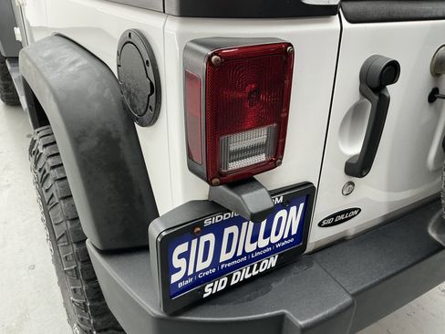 Used 2013 Jeep Wrangler Unlimited Sport image 21