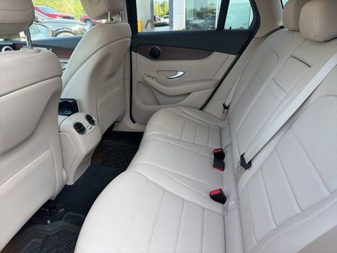 Used 2020 Mercedes-Benz GLC 300 image 8