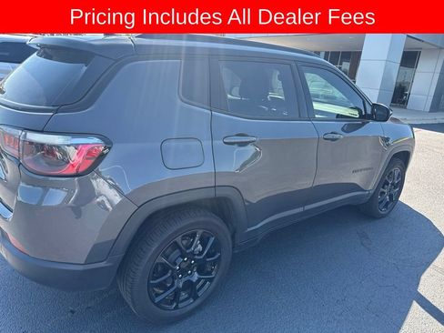 Used 2024 Jeep Compass Latitude w/ Altitude Special Edition AWD/4WD image 4