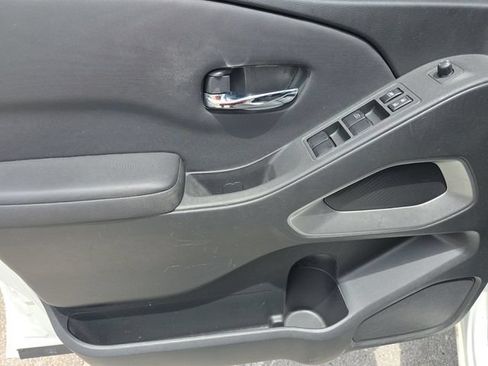 Used 2024 Nissan Frontier SV w/ Technology Package RWD image 14