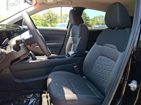 Used 2025 Nissan Kicks SV FWD image 13