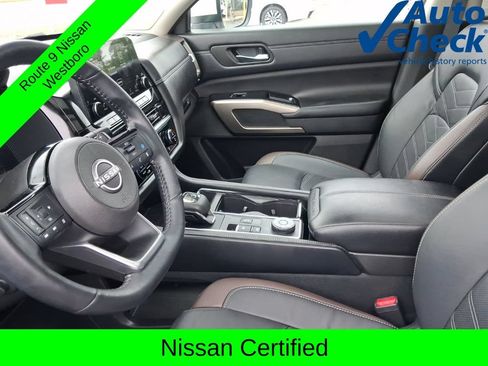 Certified 2023 Nissan Pathfinder Platinum AWD/4WD image 19