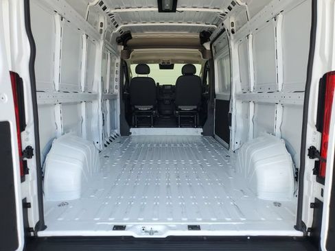 Used 2026 RAM ProMaster 2500 w/ Convenience Group FWD image 10