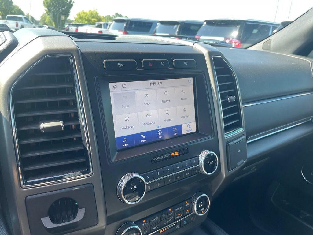 Used 2020 Ford Expedition XLT w/ Equipment Group 202A RWD image 17