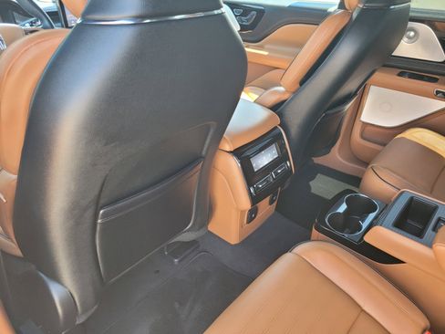 Used 2023 Lincoln Aviator Black Label w/ Dynamic Handling Package AWD/4WD image 10
