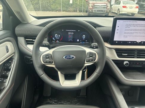 Used 2026 Ford Explorer Active w/ Active Comfort Package AWD/4WD image 19