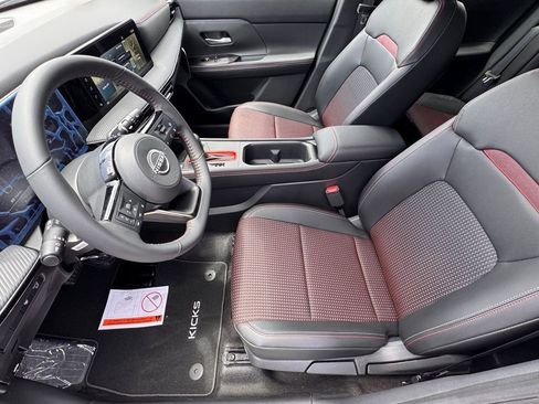 New 2025 Nissan Kicks SR image 8