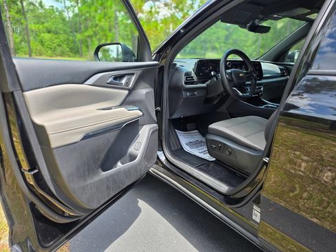 Used 2026 Chevrolet Traverse LT w/ Driver Confidence Package FWD image 10