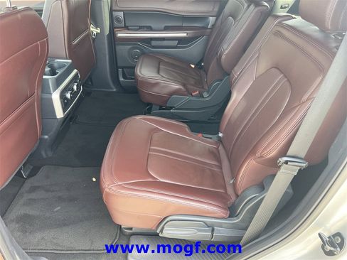 Used 2024 Ford Expedition Limited image 25