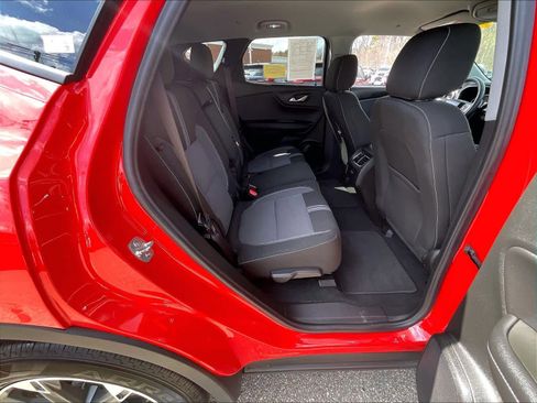 Used 2025 Chevrolet Blazer LT image 16