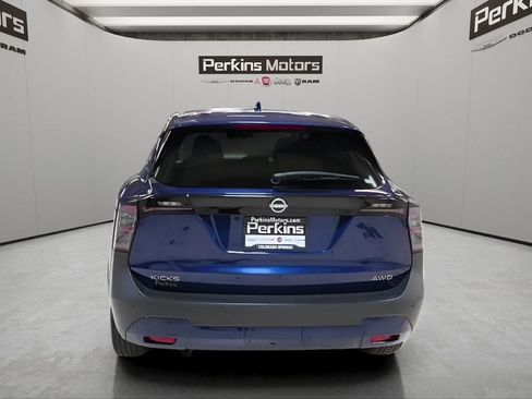 Used 2025 Nissan Kicks SV AWD/4WD image 4
