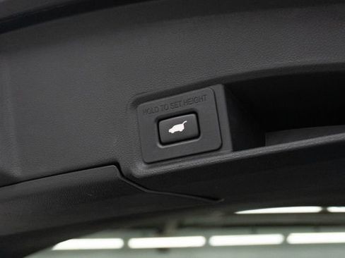 Used 2025 Acura RDX SH-AWD image 10