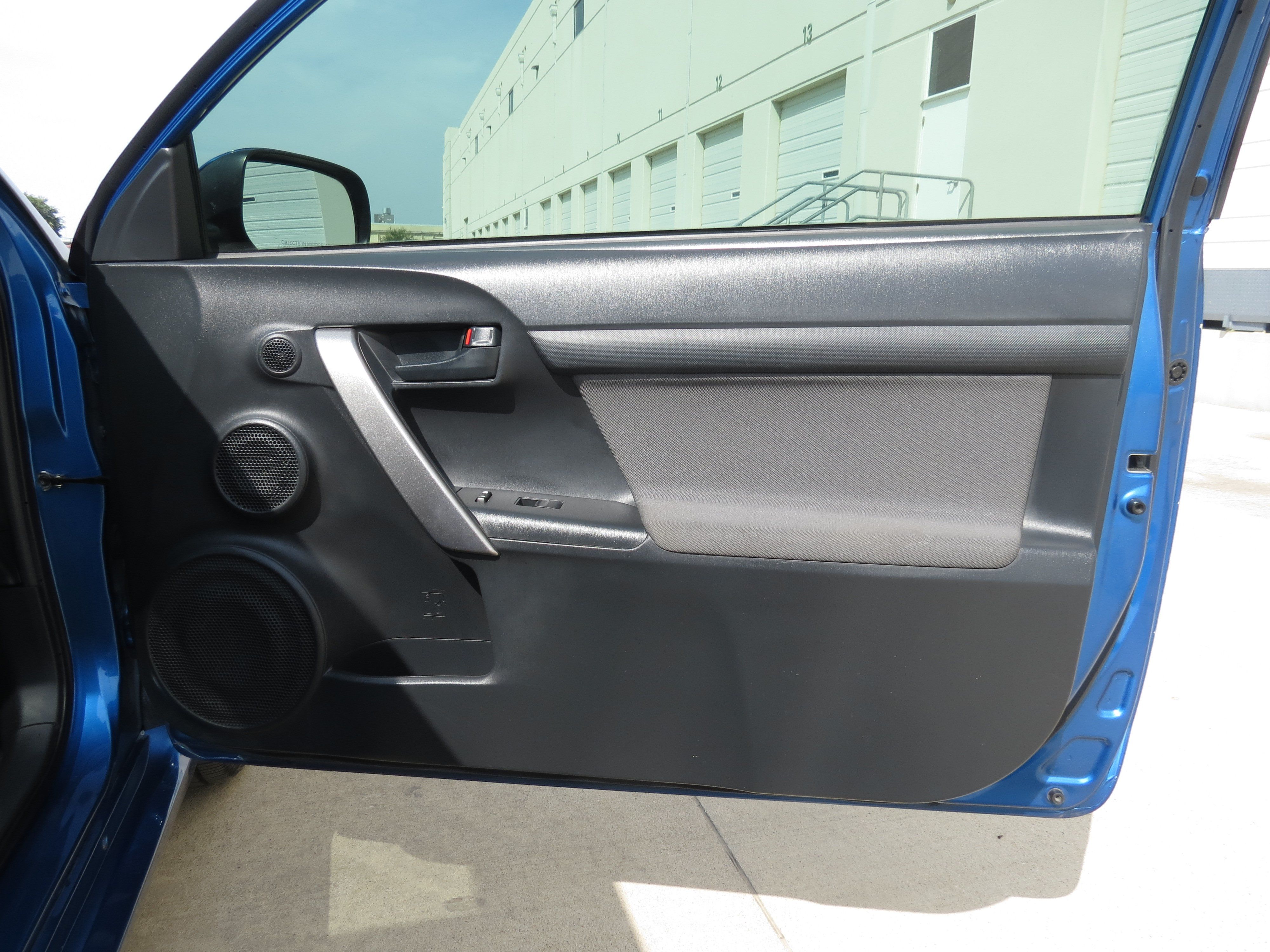 Used 2015 Scion tC FWD image 27