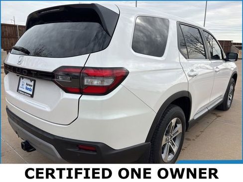 Used 2025 Honda Pilot EX-L image 3