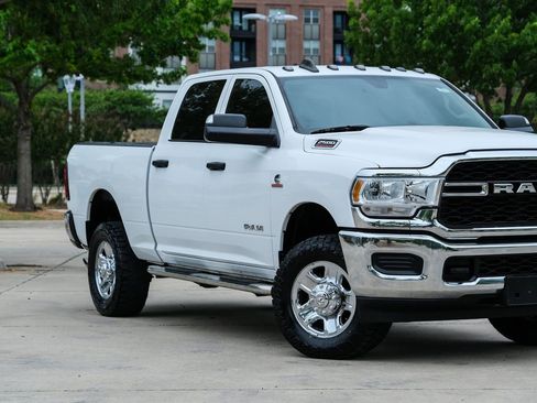 Used 2020 RAM 2500 Tradesman w/ Chrome Appearance Group image 2