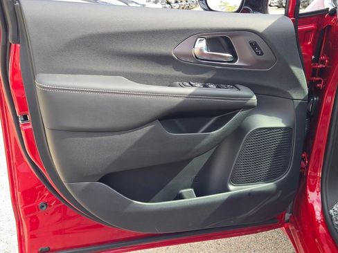 New 2026 Chrysler Pacifica Select image 22