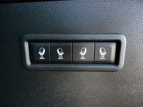 Used 2023 Jeep Wagoneer Series III w/ Flexible Seating Group image 21