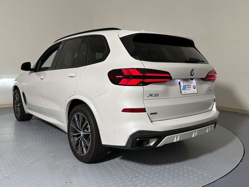 Used 2026 BMW X5 xDrive40i w/ Executive Package AWD/4WD image 3