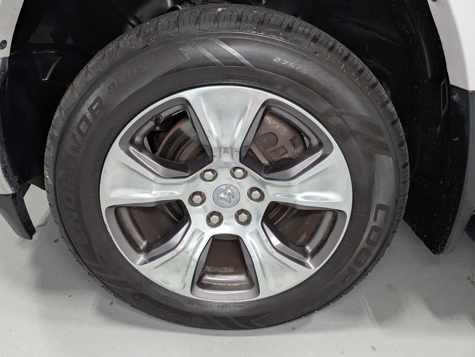Used 2019 RAM 1500 Laramie AWD/4WD image 3