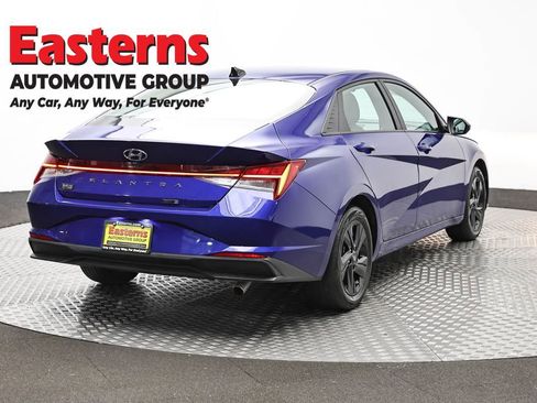 Used 2022 Hyundai Elantra Blue w/ Cargo Package FWD image 5