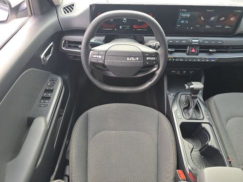 Used 2025 Kia K4 FWD image 21