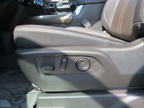 Used 2025 Chevrolet Silverado 1500 High Country w/ High Country Premium Package AWD/4WD image 18