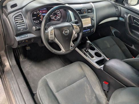 Used 2015 Nissan Altima 2.5 SV w/ Convenience Package FWD image 12