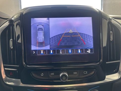 Used 2020 Chevrolet Traverse RS image 28