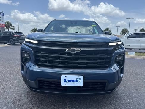 Used 2026 Chevrolet Traverse LT w/ Midnight/Sport Edition FWD image 7