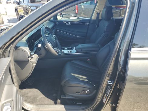 Used 2025 Genesis GV80 2.5T Standard AWD/4WD image 12