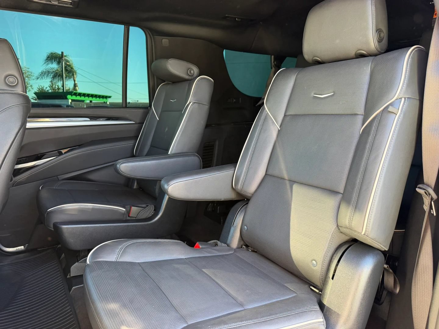 Used 2025 Cadillac Escalade ESV Sport AWD/4WD image 10
