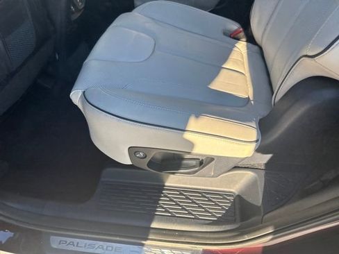 Used 2023 Hyundai Palisade Limited image 18